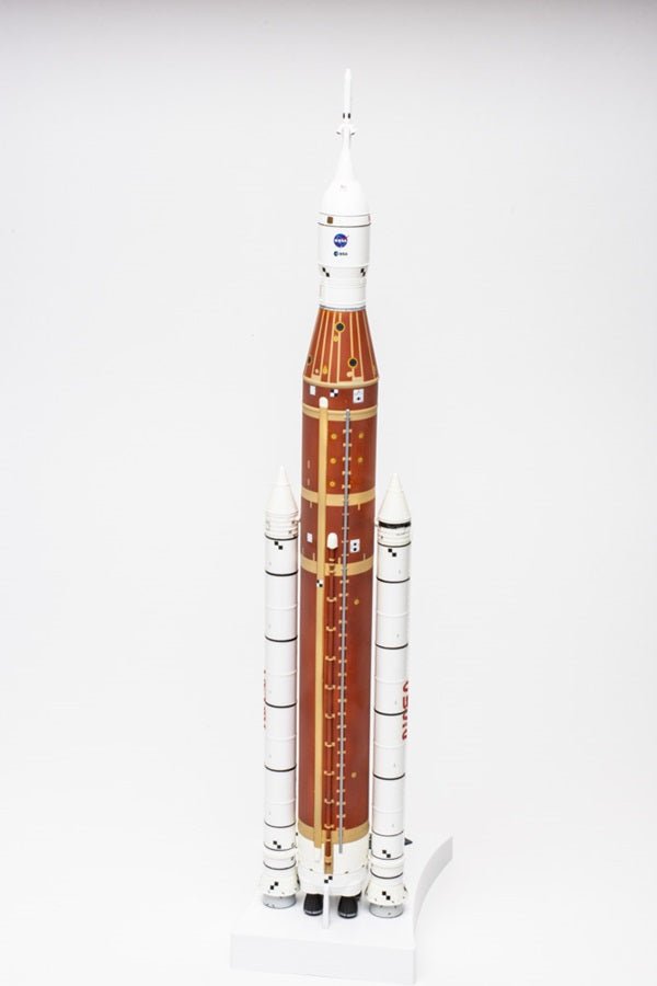 AMT NASA Artemis - 1 Rocket Plastic Model Kit, 1/200 Scale