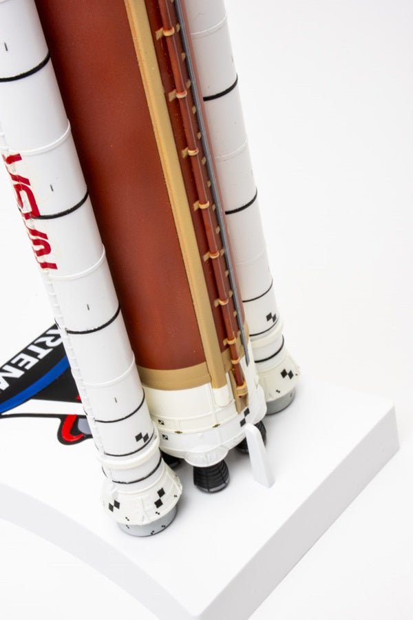 AMT NASA Artemis - 1 Rocket Plastic Model Kit, 1/200 Scale