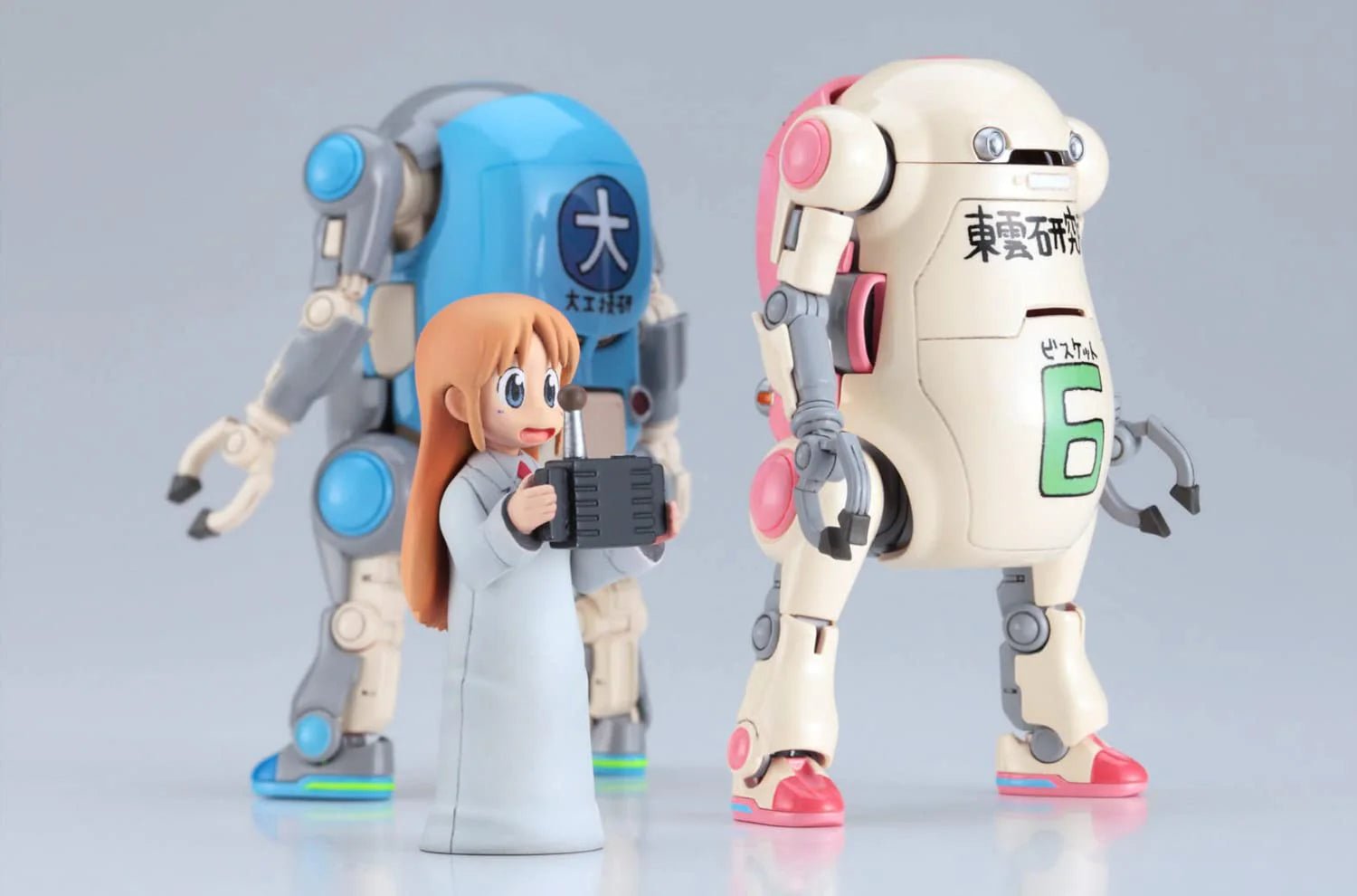 Hasegawa Mechatro WeGo No.18 'Warm And Cool' Shinonome Laboratory Ver. Plastic Model Kit, 1/35 Scale