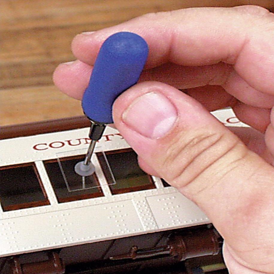 Model Pal™ Vacuum Pickup Tool