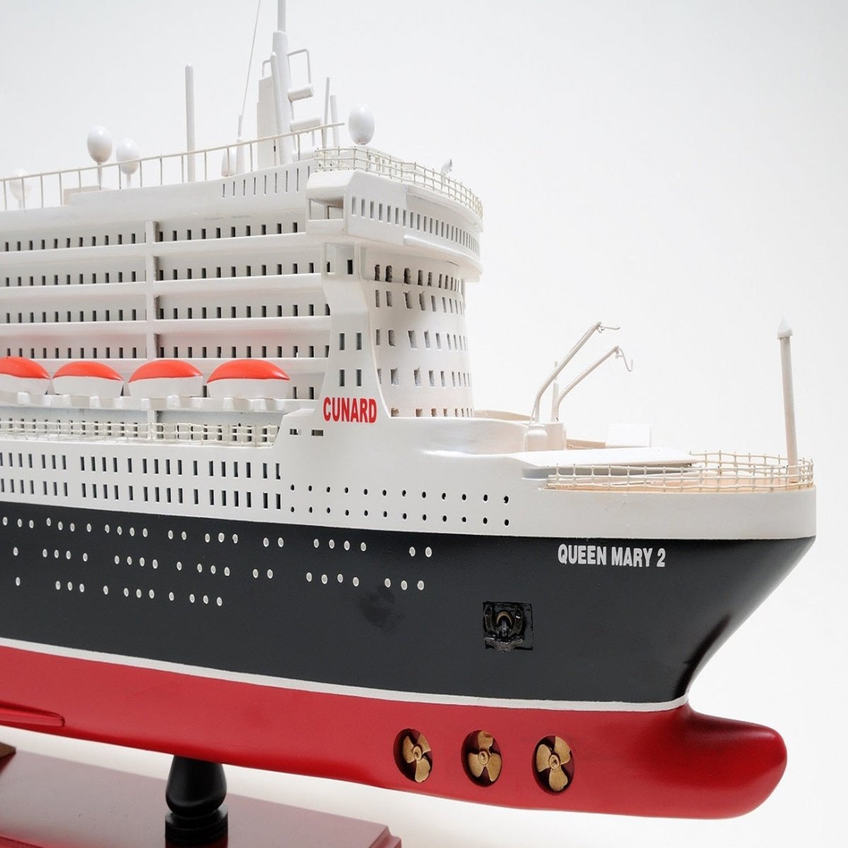 Queen Mary II Large, Fully Assembled