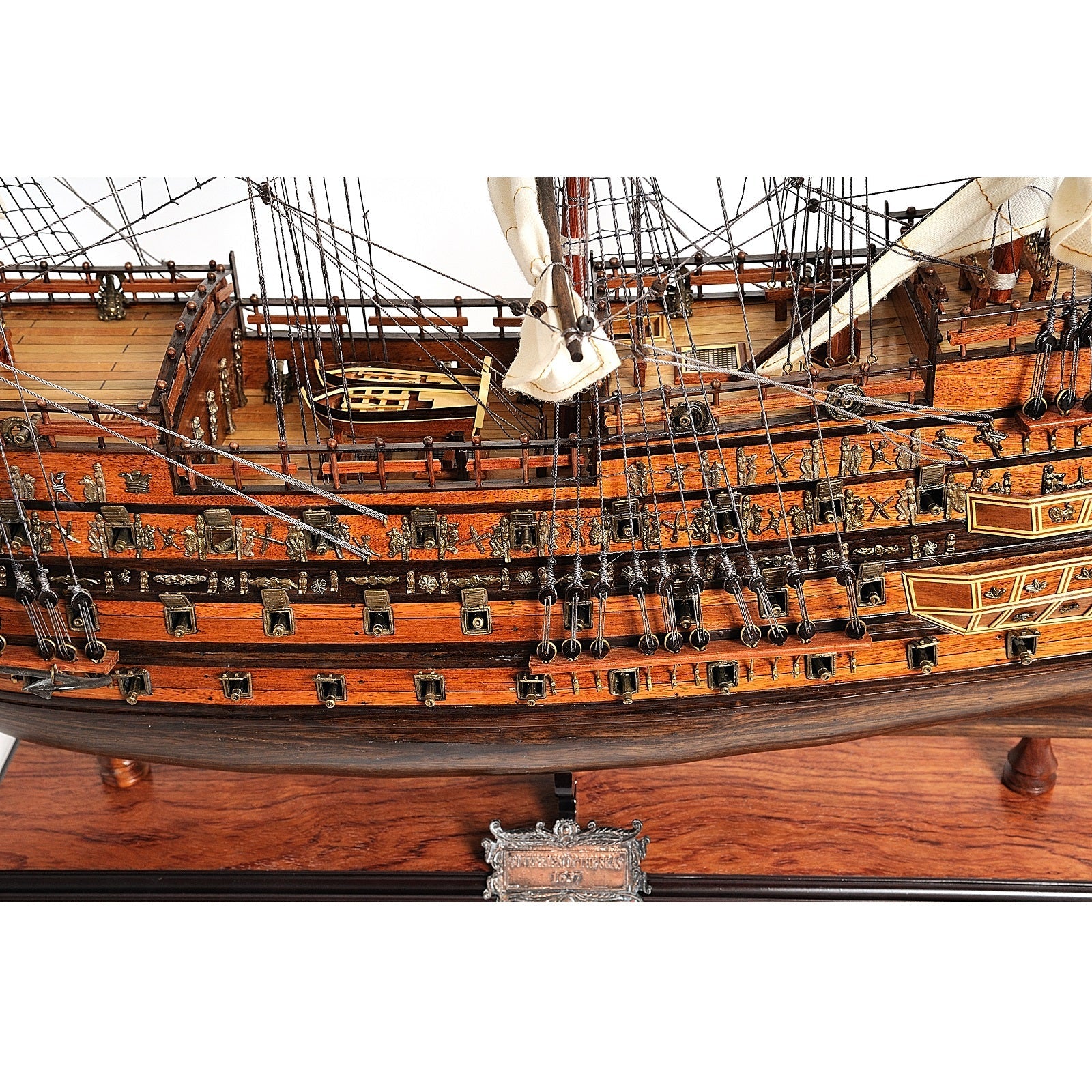 Sovereign of the Seas, Fully Assembled