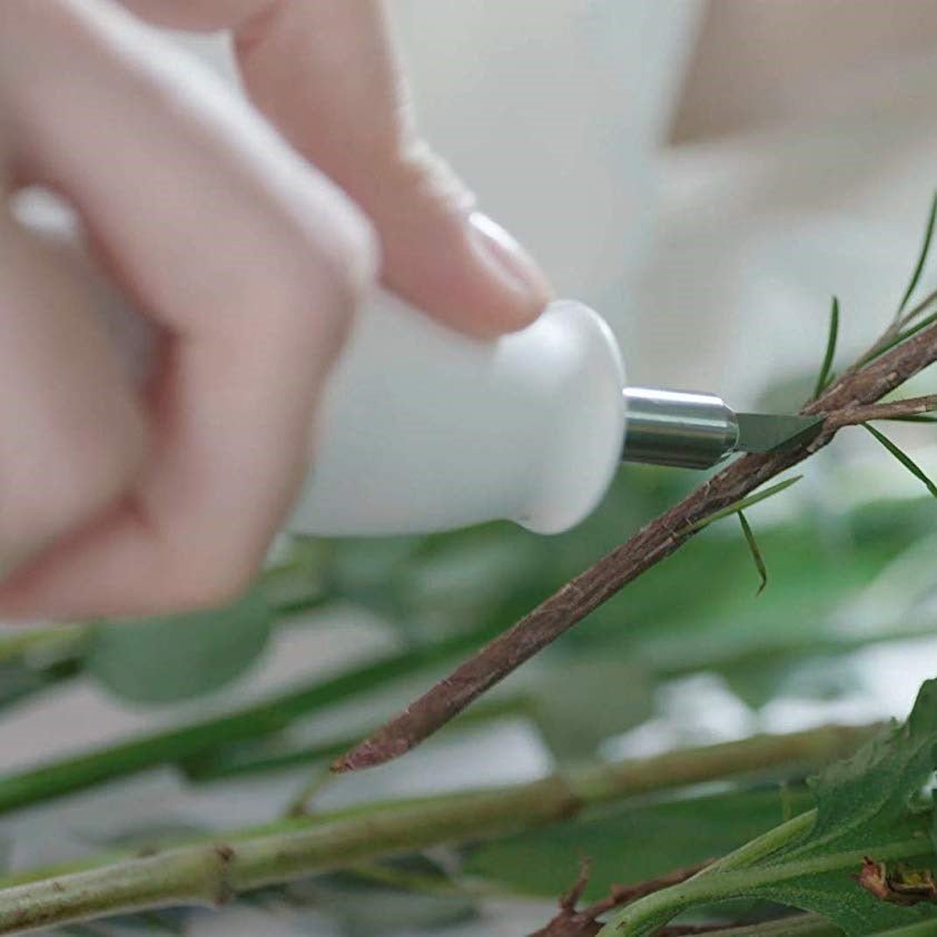 The WonderCutter S Ultrasonic Cutter