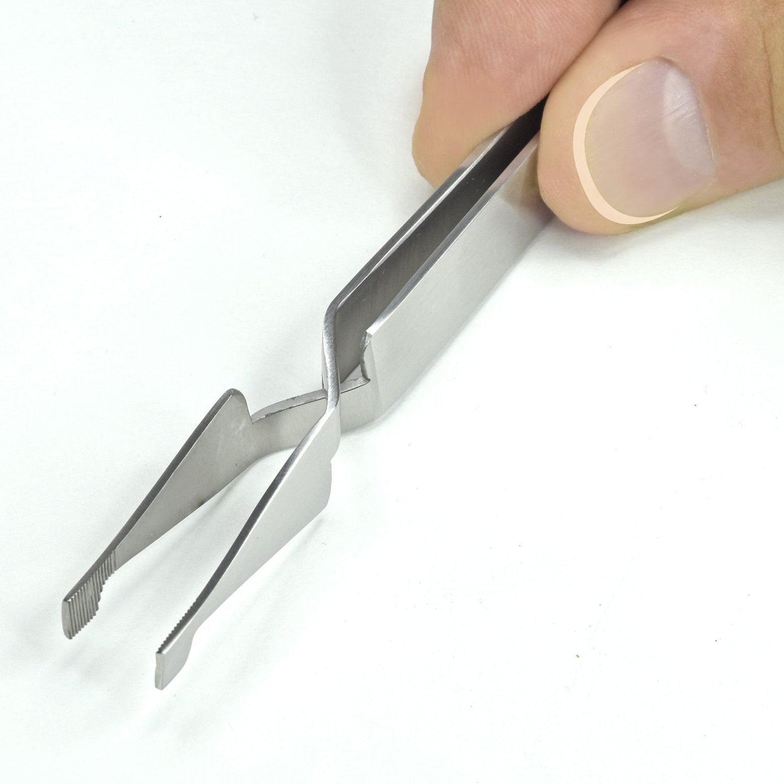 Wide Gripping Reverse Angled Tweezer